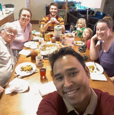 Simon with Host Family (3)